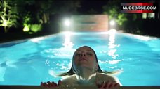9. Karolina Lodyga Topless in Pool – Kommissarin Heller: Hitzschlag