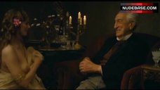 7. Pauline Jacquard Shows Nude Breasts – House Of Pleasures