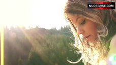 9. Silje Reinamo Undressed – Thale