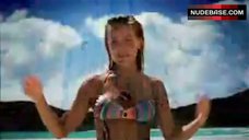 1. Lara Bingle Hot in Bikini – Australia Tourism Commercial