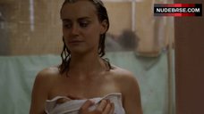 10. Taylor Schilling Shows Tits in Shower – Orange Is The New Black