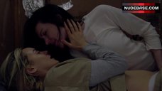 3. Taylor Schilling Lesbian Kissing – Orange Is The New Black