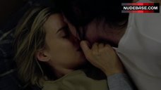 5. Taylor Schilling Lesbian Kissing – Orange Is The New Black
