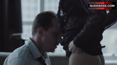 6. Riley Keough Cunnilingus – The Girlfriend Experience