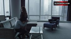 7. Riley Keough Cunnilingus – The Girlfriend Experience