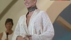 3. Julie Hughes Topless in Thong – Exit To Eden