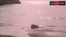 10. Carin Mcdonald Nude on Beach – E Arrivato Mio Fratello