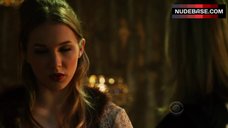 2. Mindy Robinson Lingerie Scene – Csi: Crime Scene Investigation