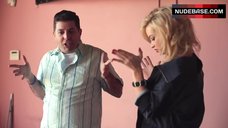 10. Mindy Robinson Flashes Breasts – Live Nude Girls