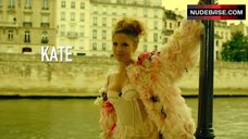 2. Lilou Fogli Hot Scene – Puerto Ricans In Paris