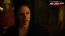 5. Anna Silk Girls Kissing – Lost Girl