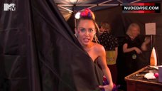 3. Miley Cyrus Flashes One Tit – Mtv Video Music Awards