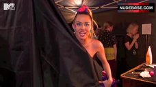 4. Miley Cyrus Flashes One Tit – Mtv Video Music Awards