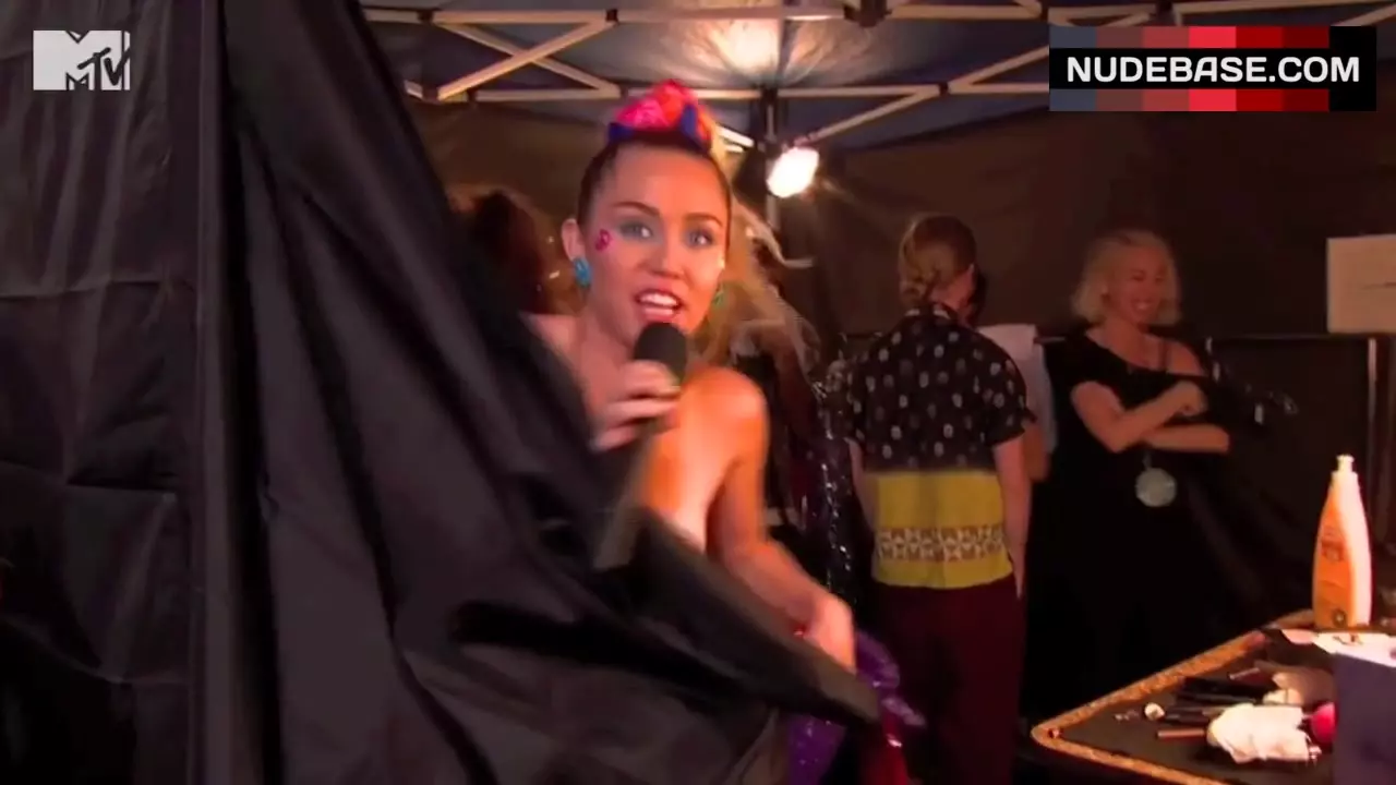Miley cyrus flashing tits - Best adult videos and photos