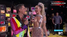4. Miley Cyrus in Hot Outfit – Mtv Video Music Awards