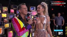 7. Miley Cyrus in Hot Outfit – Mtv Video Music Awards
