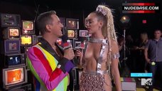 8. Miley Cyrus in Hot Outfit – Mtv Video Music Awards
