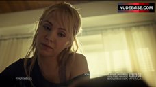 7. Tatiana Maslany Lesbi Scene – Orphan Black