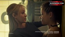 8. Tatiana Maslany Lesbi Scene – Orphan Black