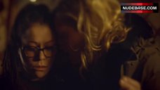 1. Tatiana Maslany Lesbian Scene – Orphan Black