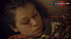 5. Tatiana Maslany Lesbian Scene – Orphan Black