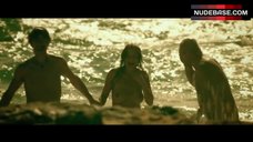 Viktorie Cermakova Naked on Beach – 4Some