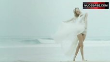 Gabrielle Lazure Pussy Scene – La Belle Captive