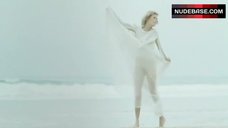 9. Gabrielle Lazure Pussy Scene – La Belle Captive