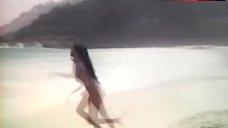 4. Zeudi Araya Naked on Osean Beach – La Ragazza Dalla Pelle Di Luna