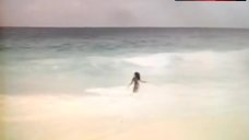 5. Zeudi Araya Naked on Osean Beach – La Ragazza Dalla Pelle Di Luna