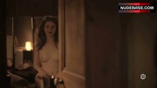 4. Carolina Jurczak Shows Boobs and Butt – Blood On The Docks