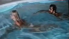 1. Christa Linder Sex in Swimming Pool – La Noche De Los Mil Gatos