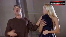 2. Giulia Montanarini Naked Scene – Natale In India