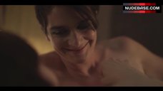 4. Gaby Hoffmann Shows Boobs in Lesbian Scene – Transparent