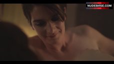 5. Gaby Hoffmann Shows Boobs in Lesbian Scene – Transparent