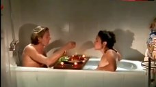 Martina Schutze Nude in Hot Tub – Samt Und Seide