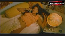 3. Sarita Choudhury Hot Scene – Mississippi Masala