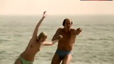 5. Vivi Rau Topless on Beach – Hopla Pa Sengekanten
