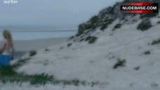 10. Blanche Veisberg Nude on Beach – Dans La Peau
