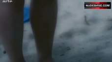 2. Blanche Veisberg Nude on Beach – Dans La Peau
