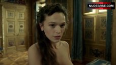9. Pregnant Anna Brewster Shows Tits and Bush – Versailles