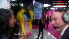 12. Lais Ribeiro Shows Sexy Lingerie – The Victoria'S Secret Fashion Show 2013