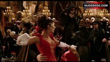 2. Kate Beckinsale Hot Scene – Van Helsing
