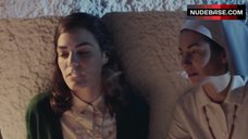 1. Victoria Almeida Lesbi Kiss – Historia De Un Clan