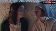 34. Victoria Almeida Lesbi Kiss – Historia De Un Clan