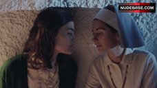 45. Victoria Almeida Lesbi Kiss – Historia De Un Clan