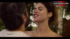 5. Zoe Duchesne Boobs Flash – In America