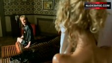 2. Heidi Klum Hairy Bush – Blow Dry