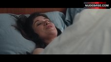 34. Noel Wells Having Oral Sex – Master Of None