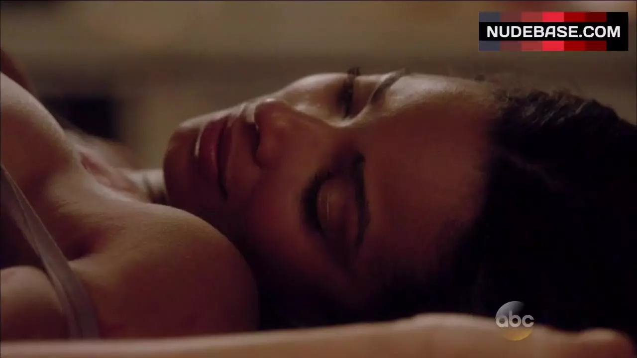 Rochelle Aytes in Sexy Lingerie – Mistresses (0:40) | NudeBase.com